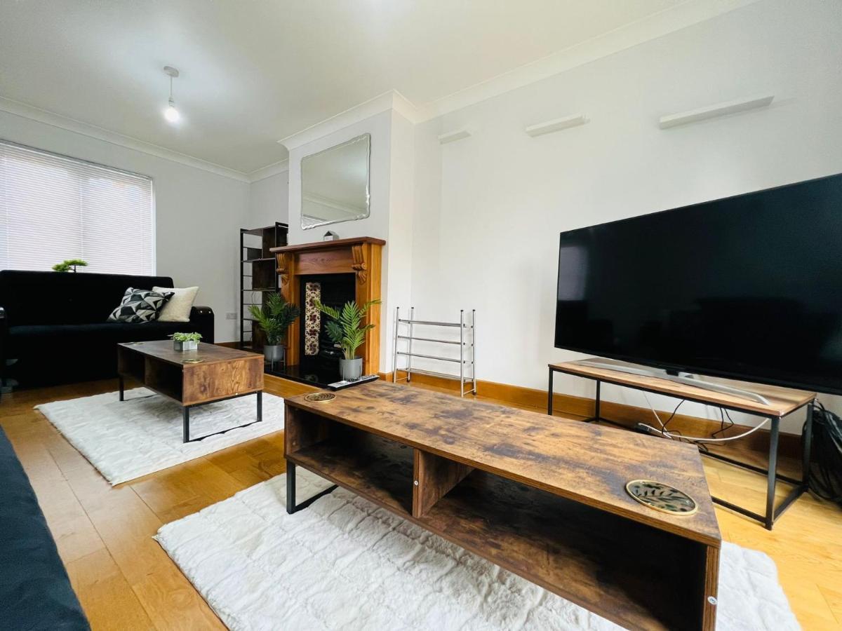 Boleyn Avenue By Incredible Stay Peterborough Esterno foto